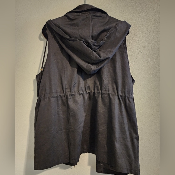 Anorak Vest - Picture 3 of 3
